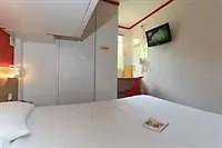 Kyriad Direct Bordeaux Est Hotel