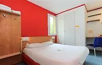 Kyriad Direct Bordeaux Est Hotel Lormont